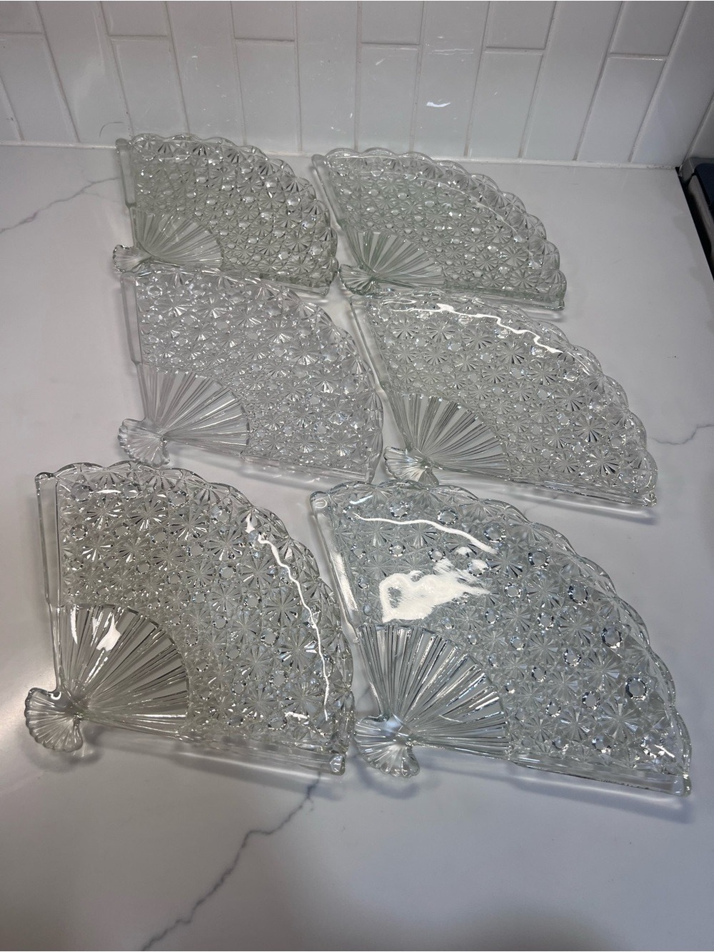 Vintage L G Wright Daisy and Button Clear Glass Fan Shaped Plate Set Of 6 - Picture 7 of 7